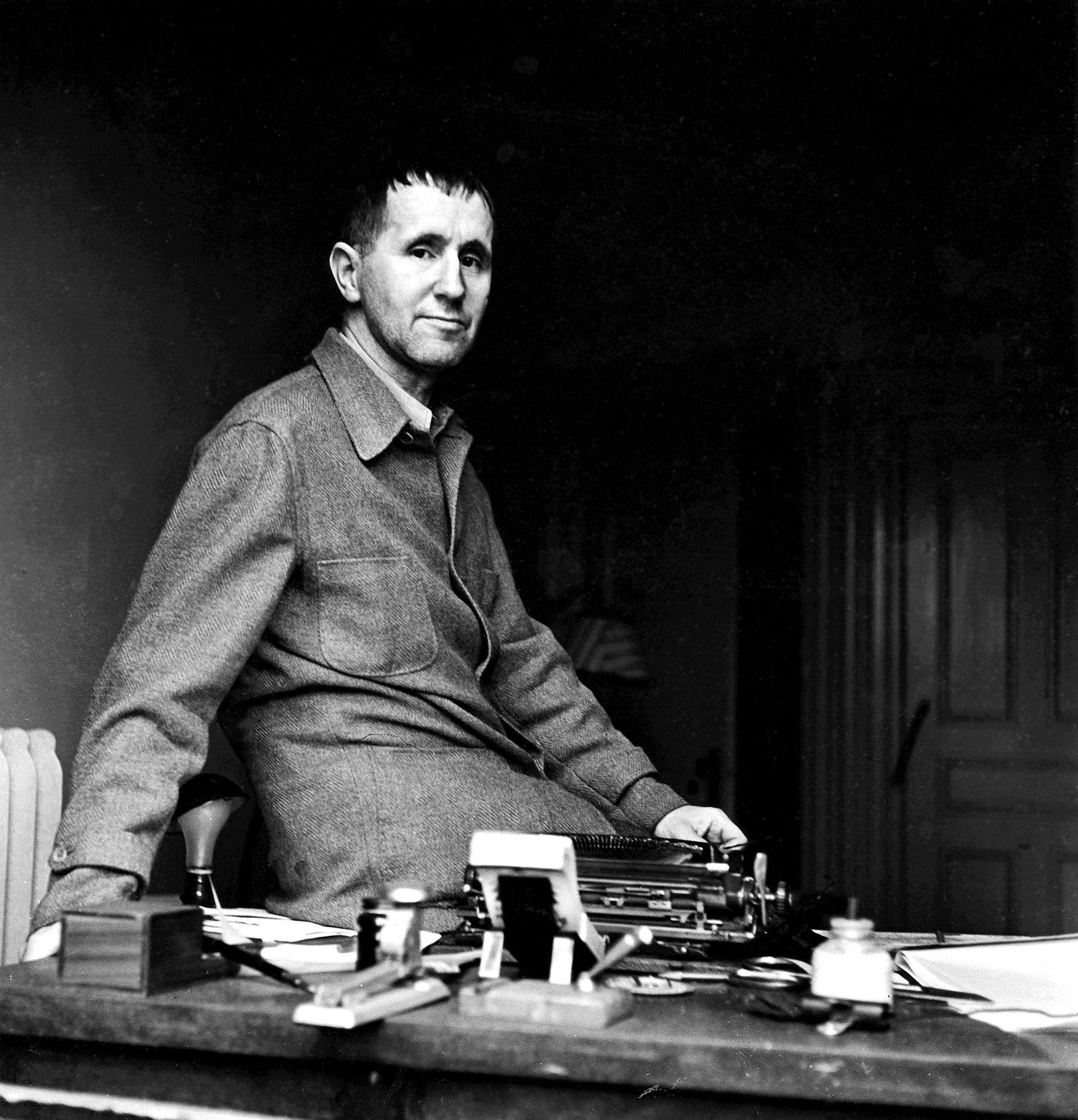 Okumuş Bir İşçi Soruyor – Bertolt Brecht